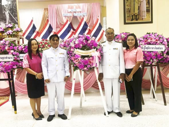 “วันปิยะมหาราช” 
นายกสุโข แก้วบัวทอง ได้มอบหมายให้ท่านรองชัยยุทธ ไชยวงศ์ พร้อมด้วยคณะผู้บริหาร สมาชิกสภา พนักงาน อบต.ท่าฉาง และคณะคุณครูศูนย์พัฒนาเด็กเล็กบ้านท่าฉาง ได้เข้าร่วมพิธีวางพวงมาลาถวายราชสักการะเพื่อเป็นการน้อมรำลึกเนื่องในวันคล้ายสวรรคต พระบาทสมเด็จพระจุลจอมเกล้าเจ้าอยู่หัว วันที่ 23 ตุลาคม 2568 ณ ที่ว่าการอำเภอท่าฉาง  เมื่อเวลา 08.00 น.